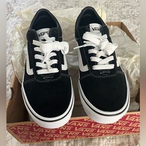 Vans Ward Suede/Canvas Sneakers Women’s 8 Black & White NWT